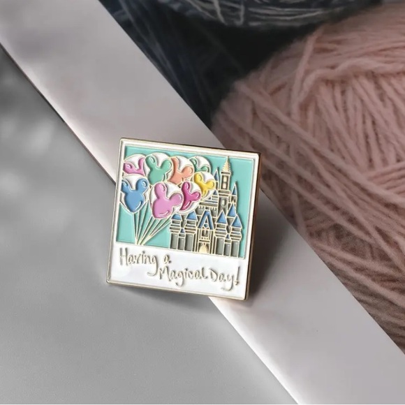 Disney Pin - Picture 3 of 4